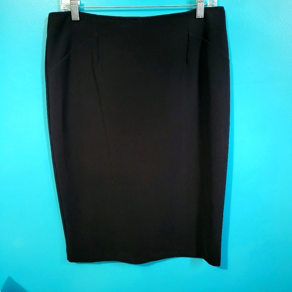 🏷1/$15, 2/$20, 3/$27 Willow & Thread skirt - Picture 1 of 3